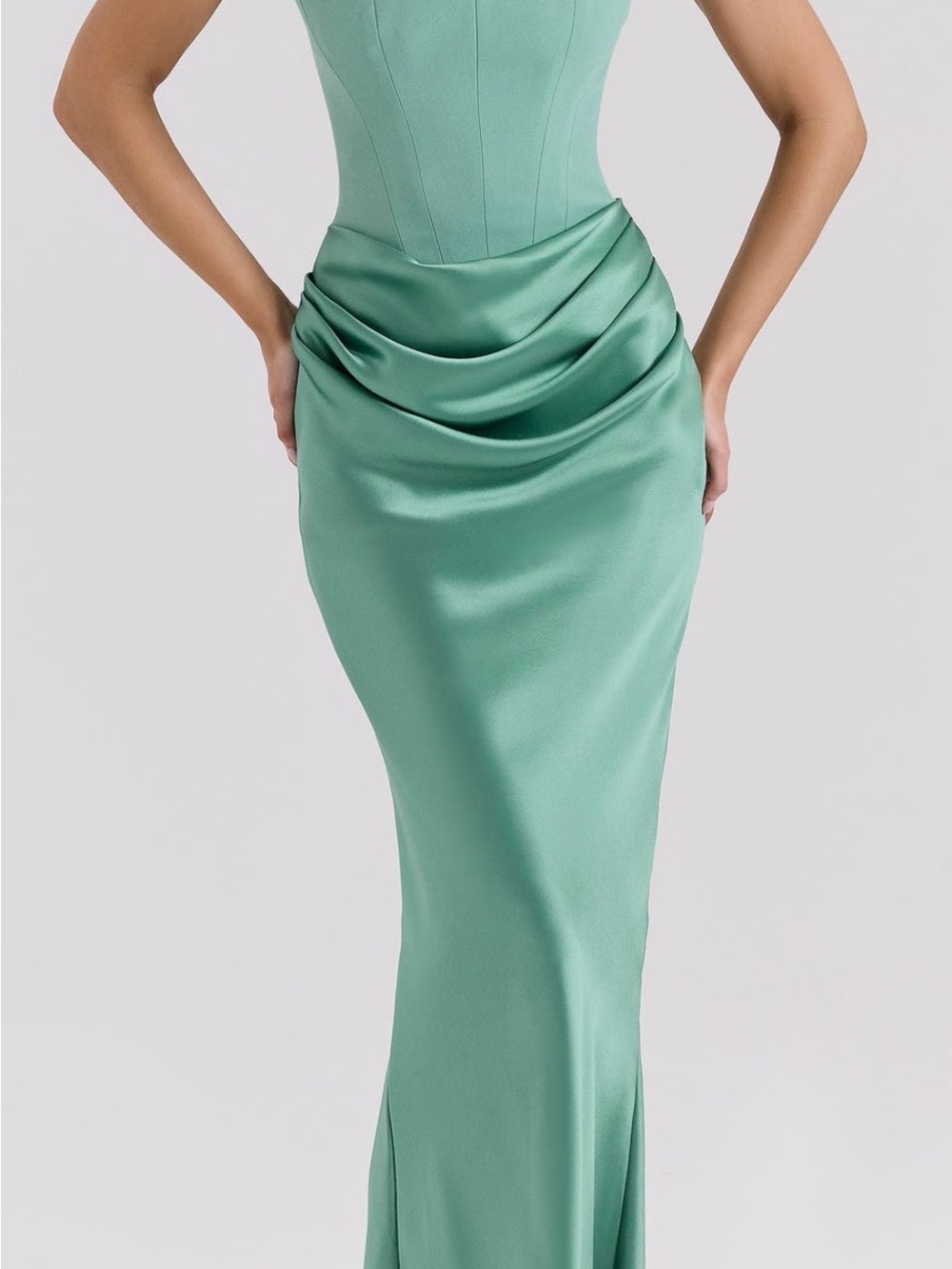 HOUSE OF CB
Persephone Strapless
Maxi Cocktail Dress Feld Soar Size - S (reg cup